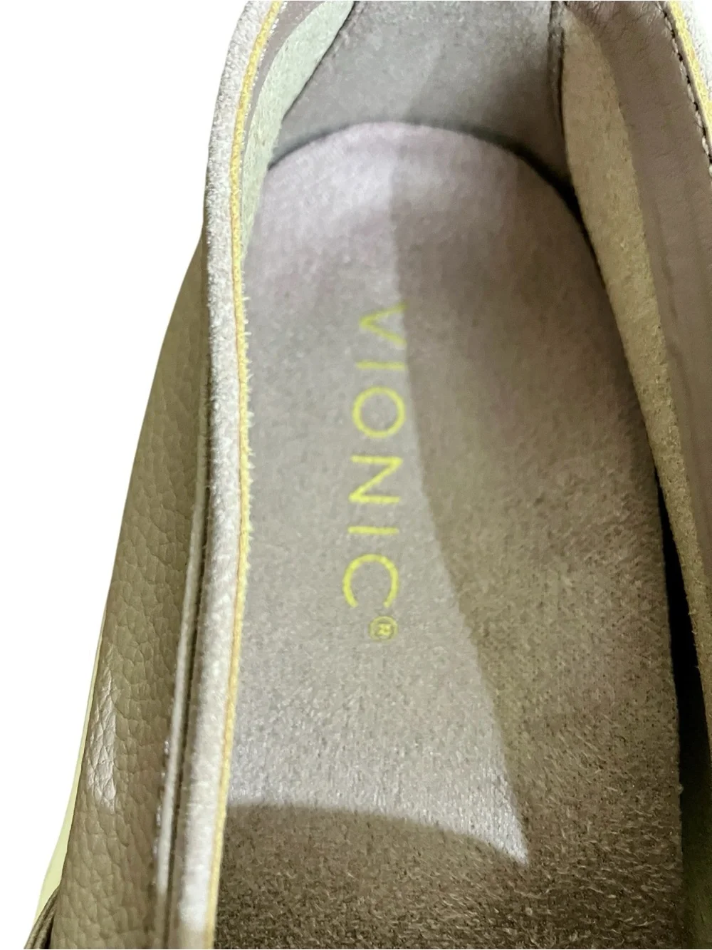 Vionic Cambria Orthopedic Slip On Loafer Sneakers Magnolia Dusk Size 8.5